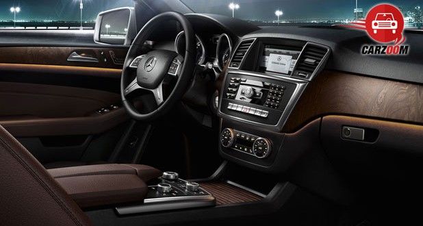 Mercedes-Benz M-Class Interiors Dashboard