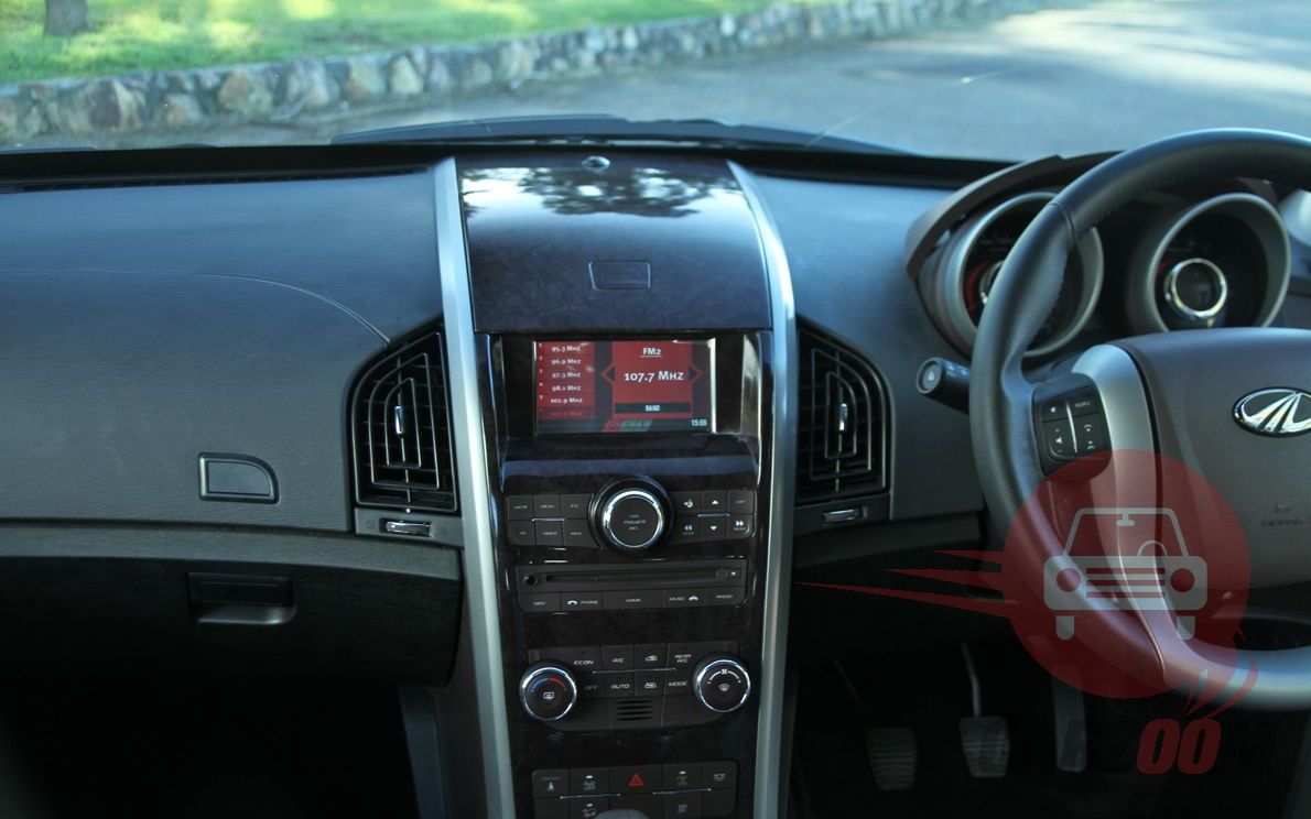 Mahindra XUV 500 Interiors Dashboard