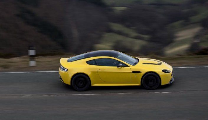 Aston Martin V12 Vantage Exteriors Overall