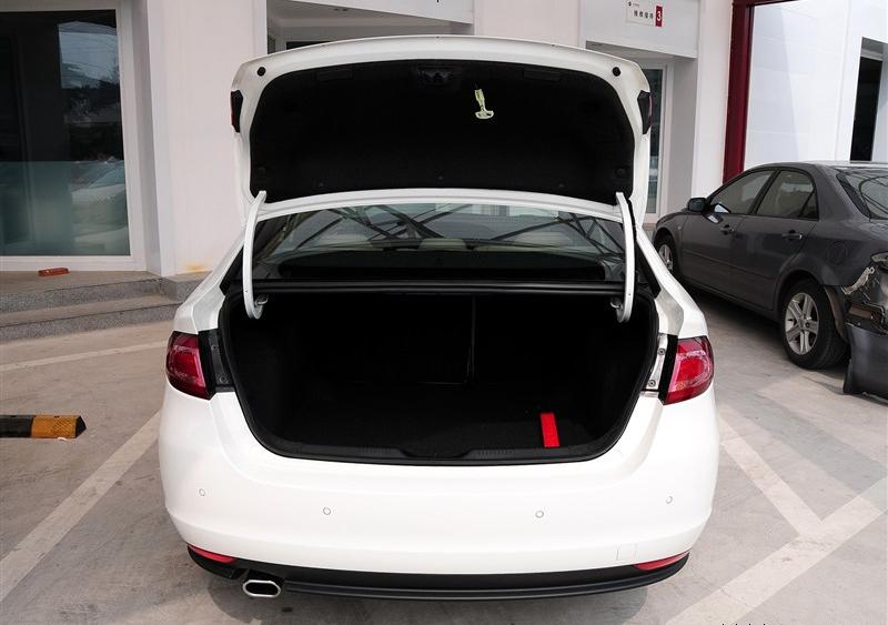 Fiat Viaggio Interiors Bootspace