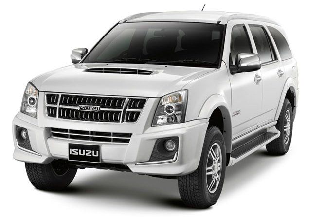 Isuzu MU 7 Exteriors Front View