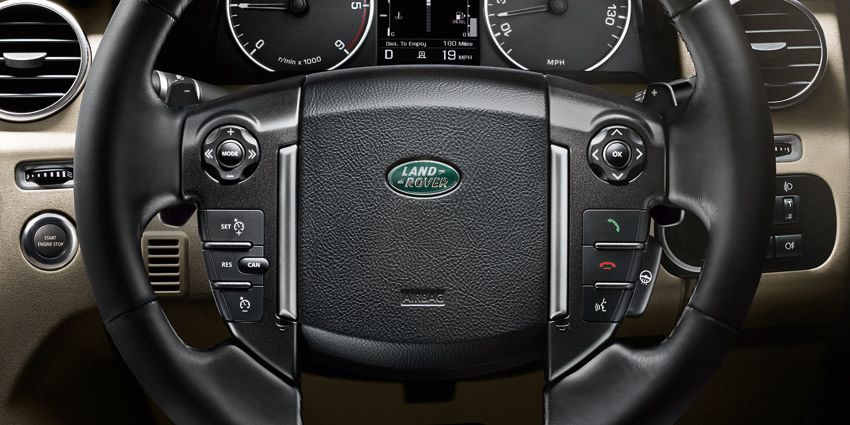 Land Rover Discovery 4 Interiors Dashboard