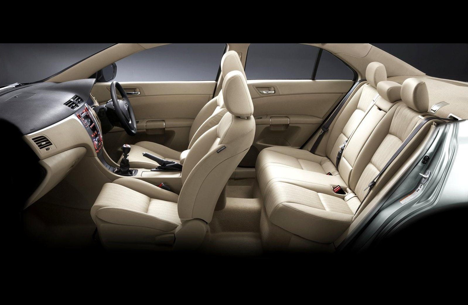 Maruti Suzuki Kizashi Interiors Seats