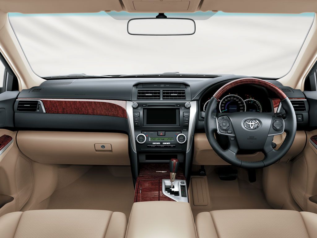 Toyota New Camry Interiors Dashboard