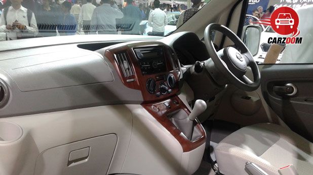 Auto Expo 2014 Nissan Evalia Facelift Interiors Dashboard