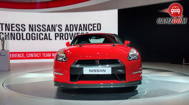 Nissan GT-R Front