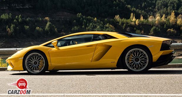 Lamborghini Aventador S side (Yellow)