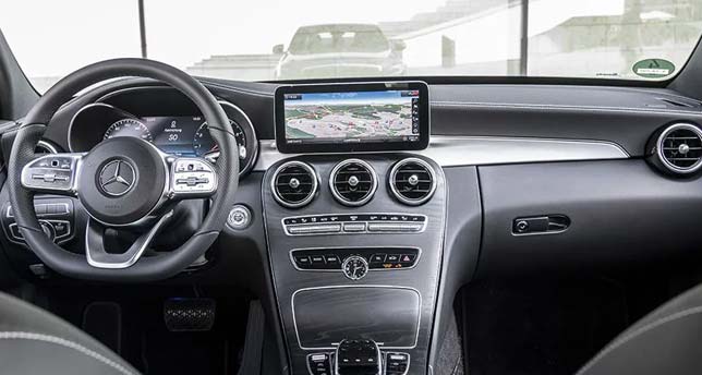 Mercedes-Benz-C-Class-Dashboard-View