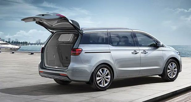 Kia-Carnival-Back-and-Side-View