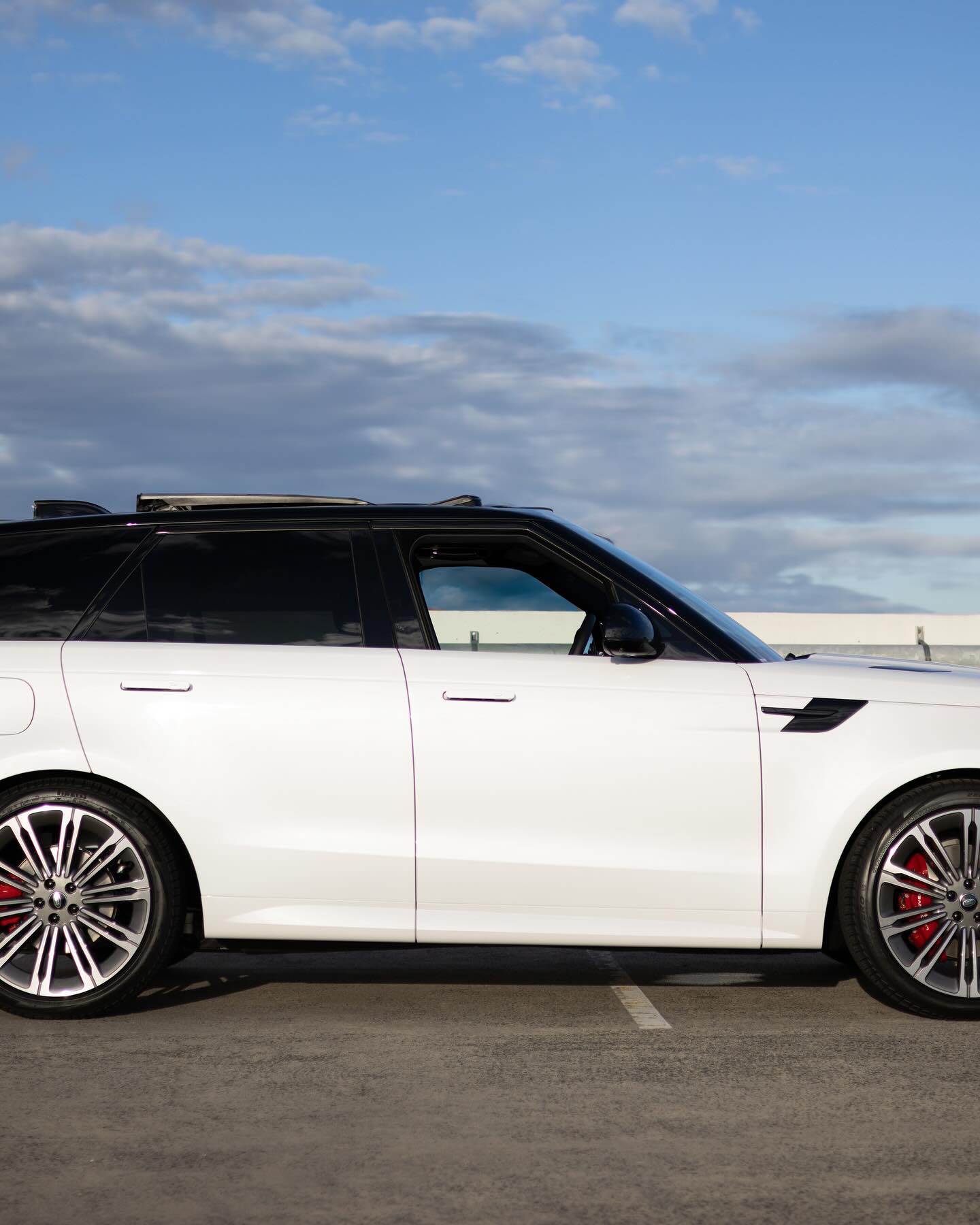 Land-Rover-Range-Rover-Velar