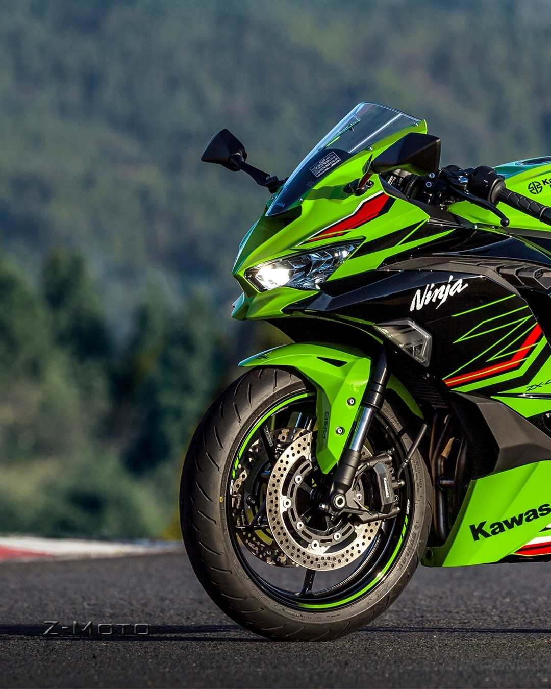 Kawasaki-Ninja-ZX-4R