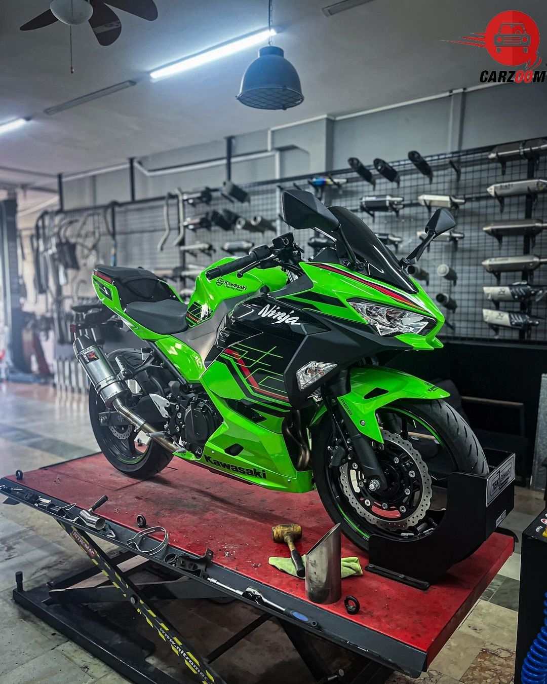 Kawasaki-Ninja-ZX-4R