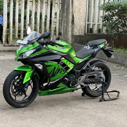 Kawasaki-Ninja-300