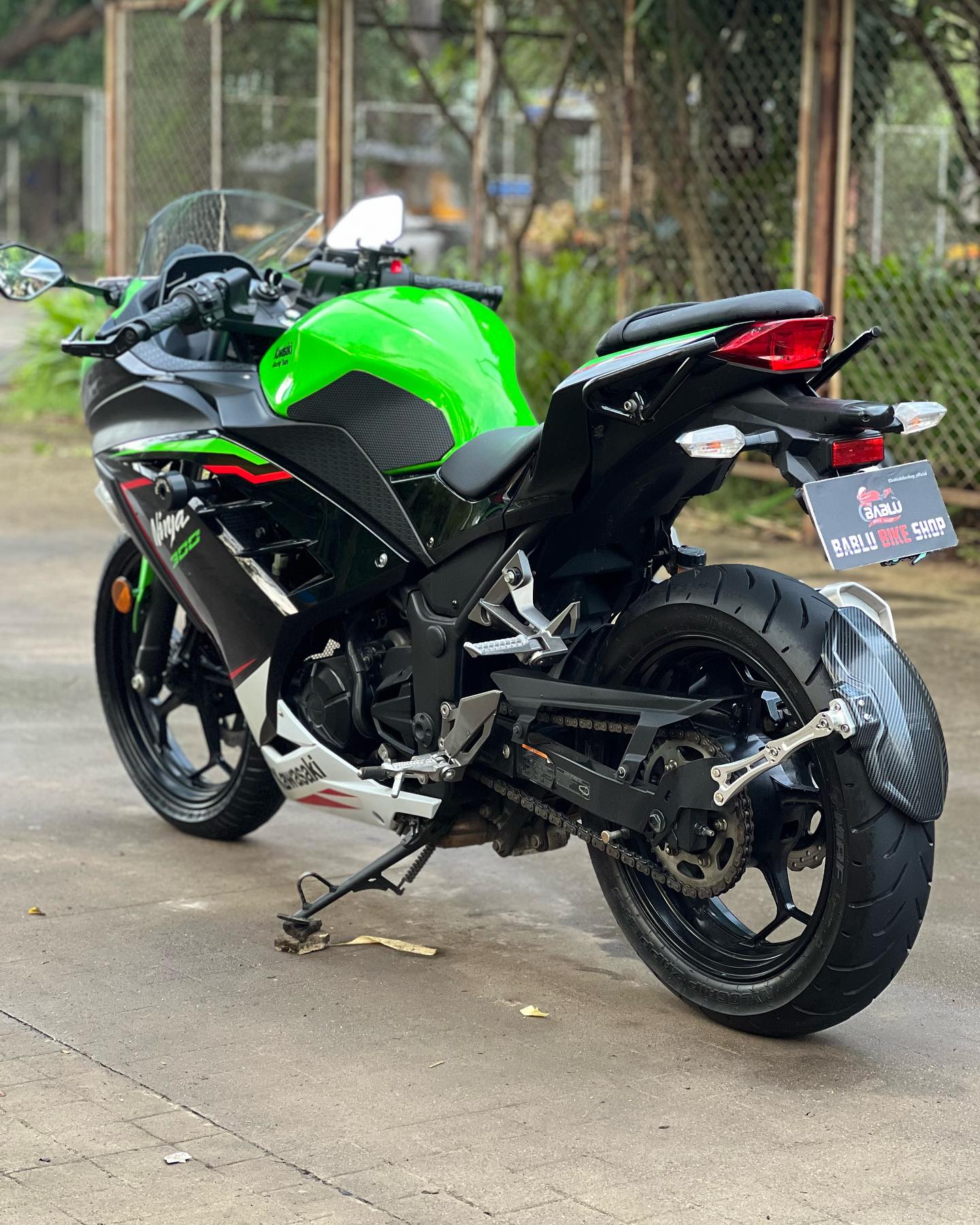 Kawasaki Ninja 300 5 2