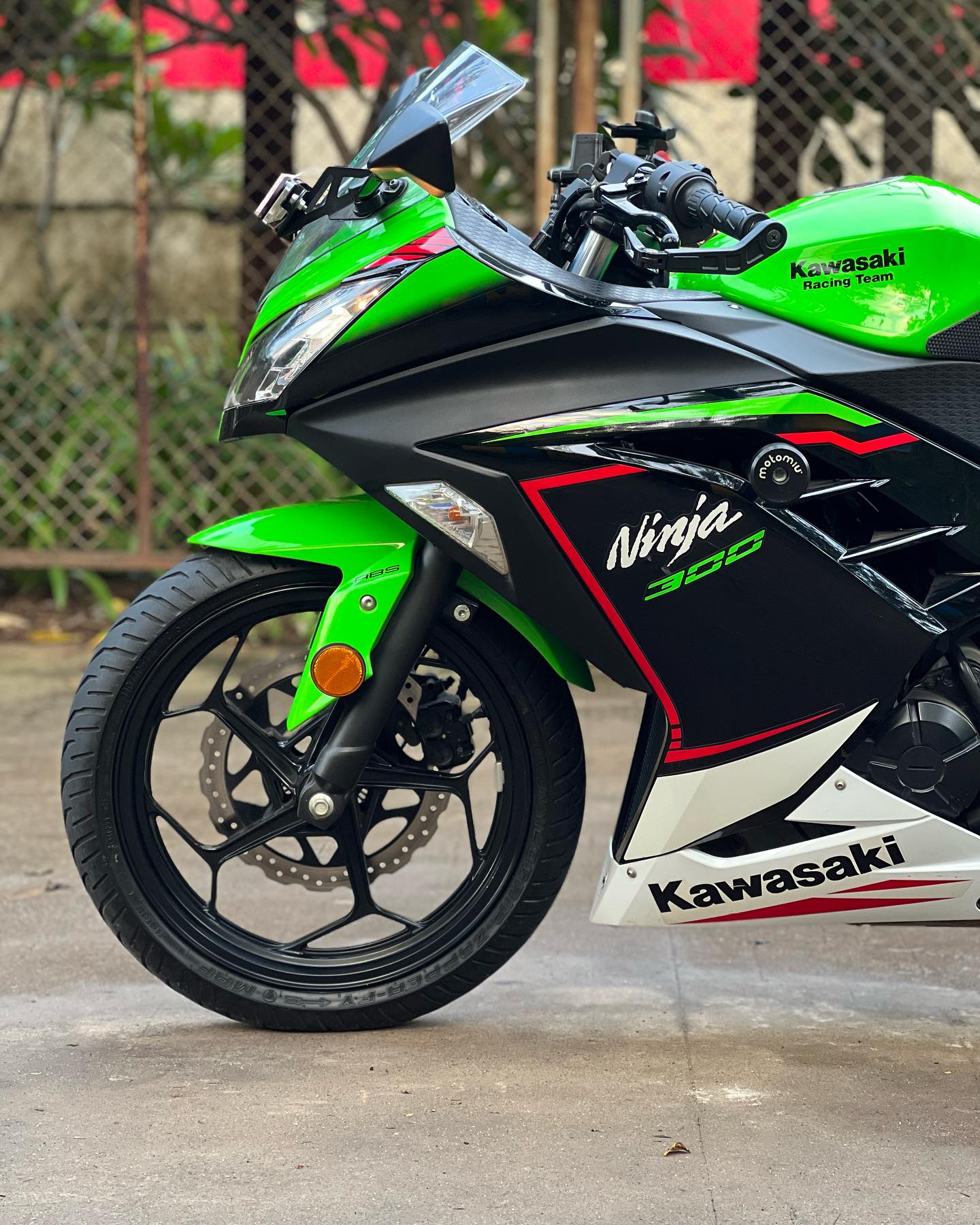 Kawasaki-Ninja-300