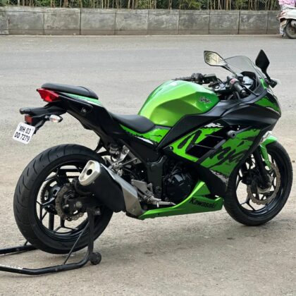 Kawasaki Ninja 300 6