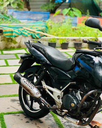 Bajaj-Pulsar-180